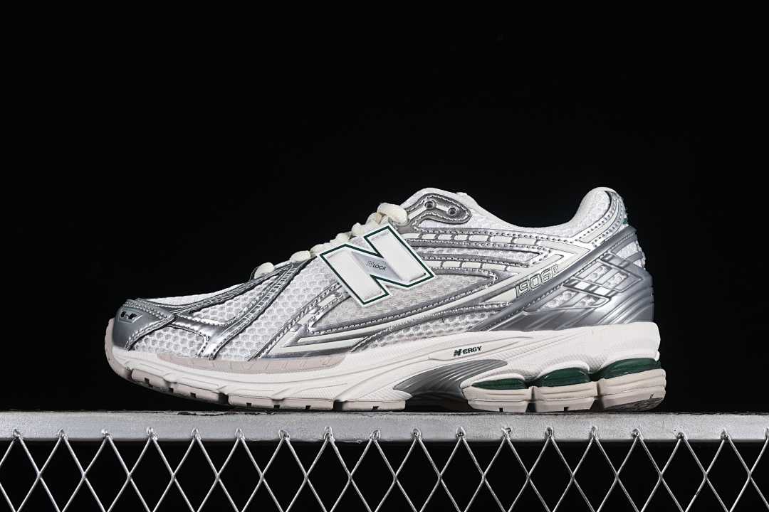 New Balance 1906R Silver Metalic Sea Salt