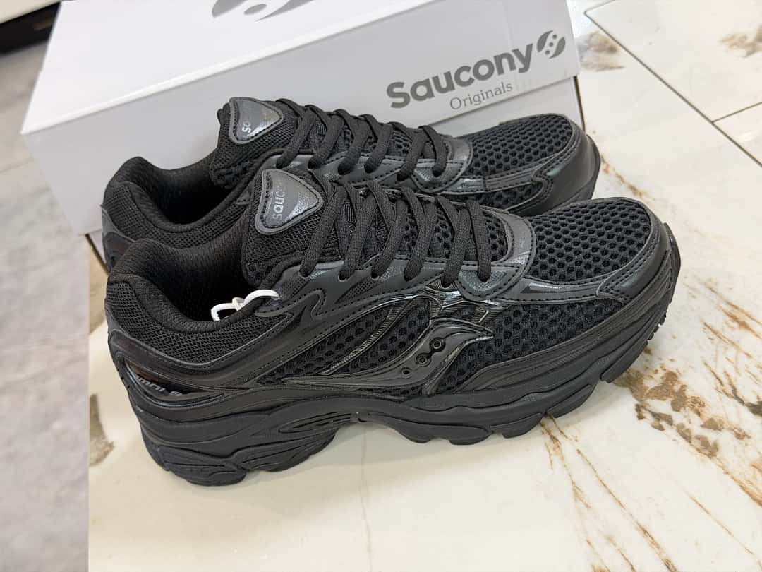 Saucony ProGrid Omni 9 Full Black