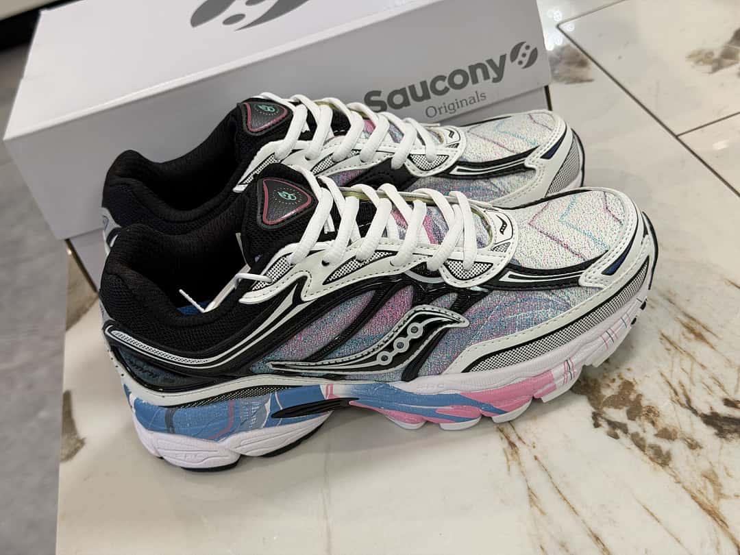 Saucony ProGrid Omni 9 x Callen Schaub