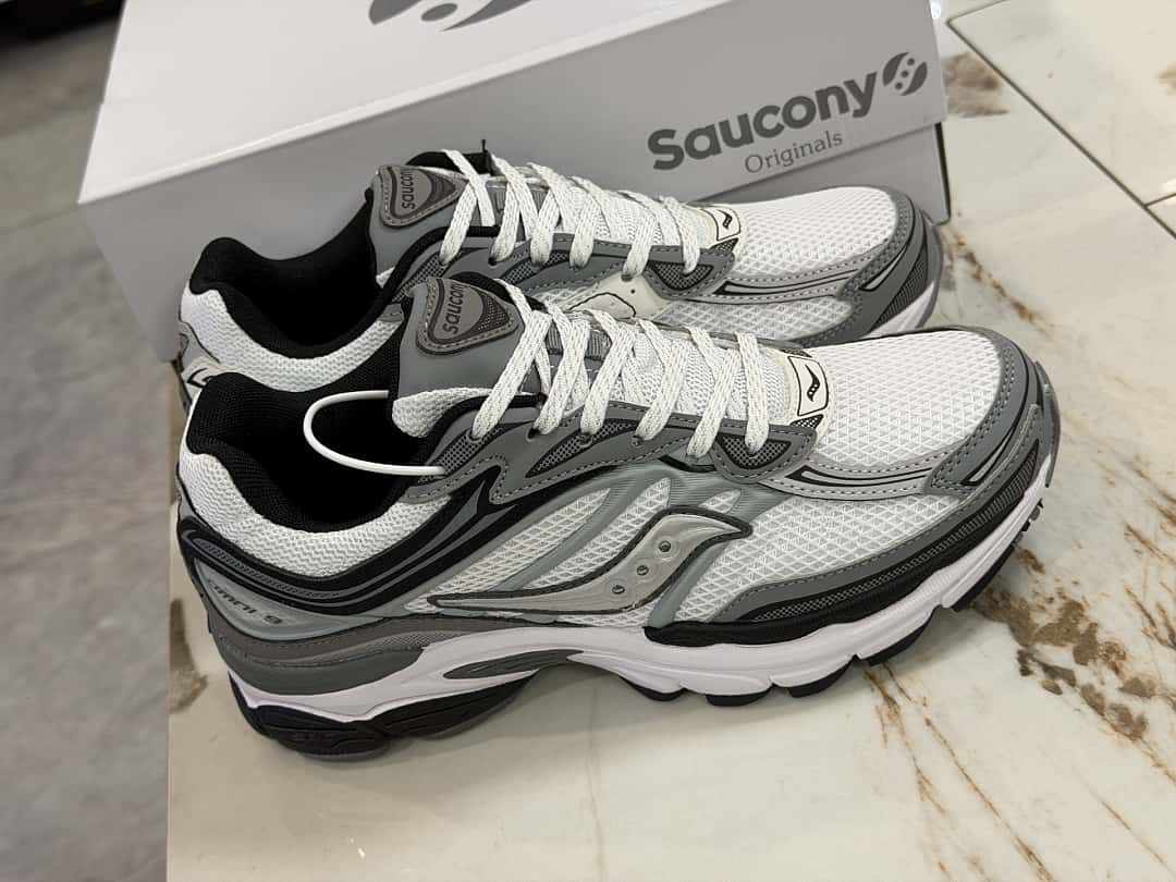 Saucony ProGrid Omni 9 White Silver